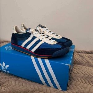 adidas shoes vintage unisex size EUR 39 US 8 women